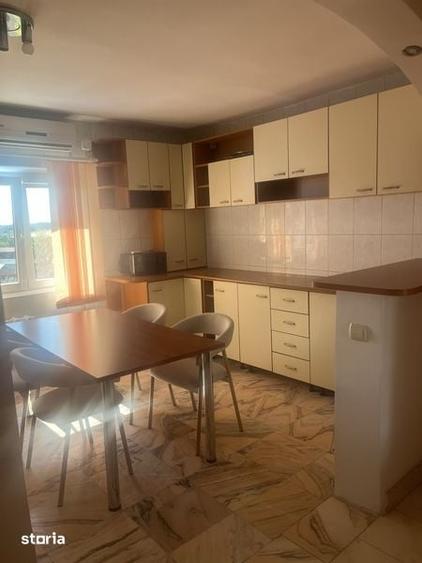 Apartament cu 4 camere decomandat în Rahova