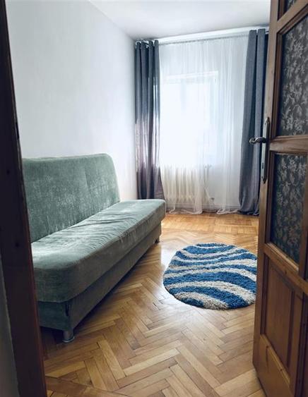 Apartament cu 3 camere decomandat, mobilat în Gară