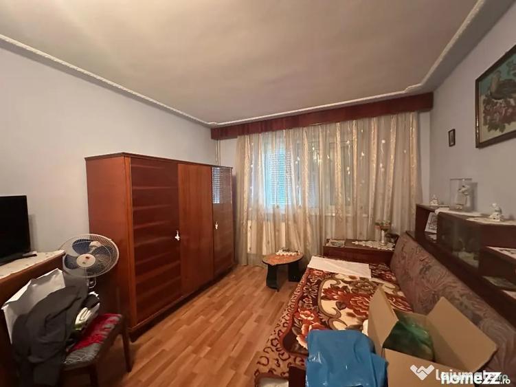 Apartament cu 2 camere decomandat în Vest