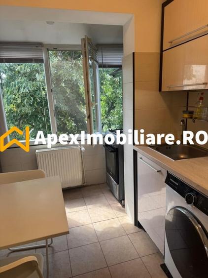 Apartament cu 3 camere semidecomandat în Ozana
