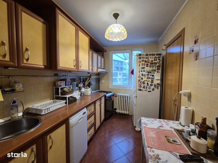 Apartament cu 4 camere decomandat în Militari