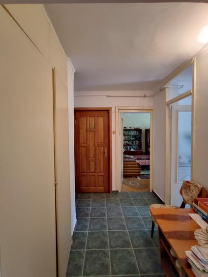 Apartament 2 camere de vanzare in zona Far, comision 0% - 9