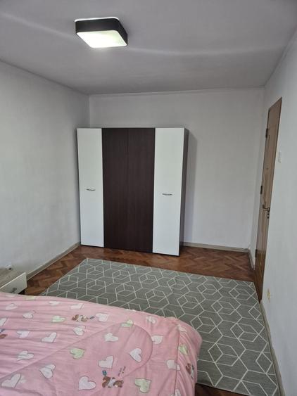 Apartament cu 2 camere semidecomandat în Cutina