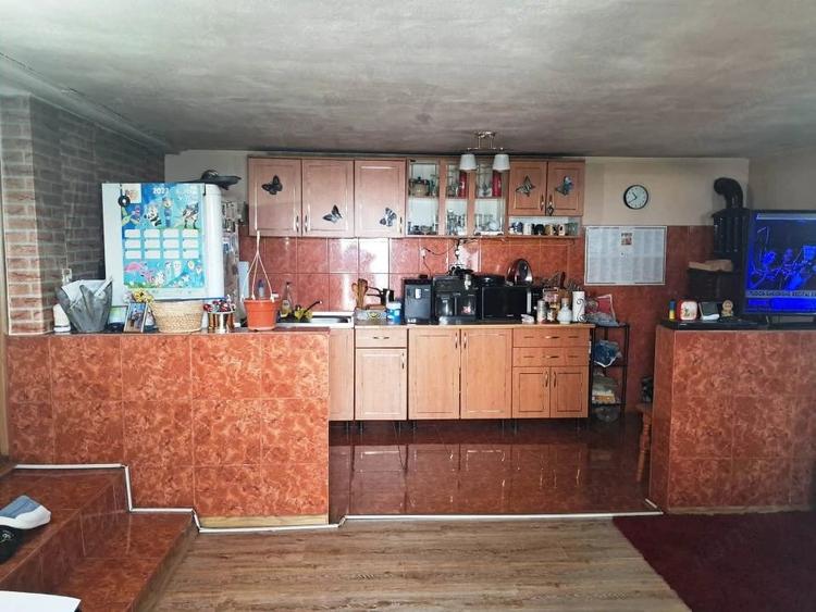 Casă cu 3 camere cu Teren 917 Mp în Polovragi