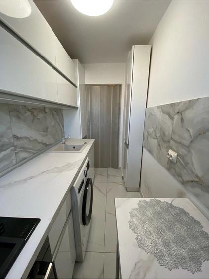 Apartament cu 2 camere decomandat în Titan