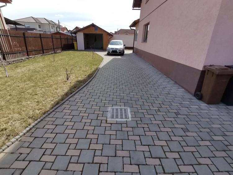 Casă individuală cu 5 camere cu Garaj în Arhitecților - Calea Cisnădiei