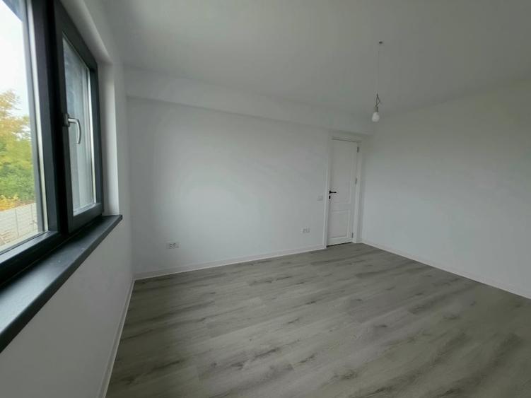 Duplex cu 5 camere cu Canalizare în Corbeanca