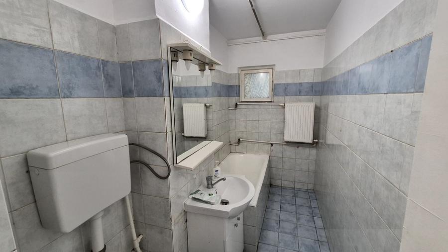Apartament cu 2 camere decomandat în Văcăresti
