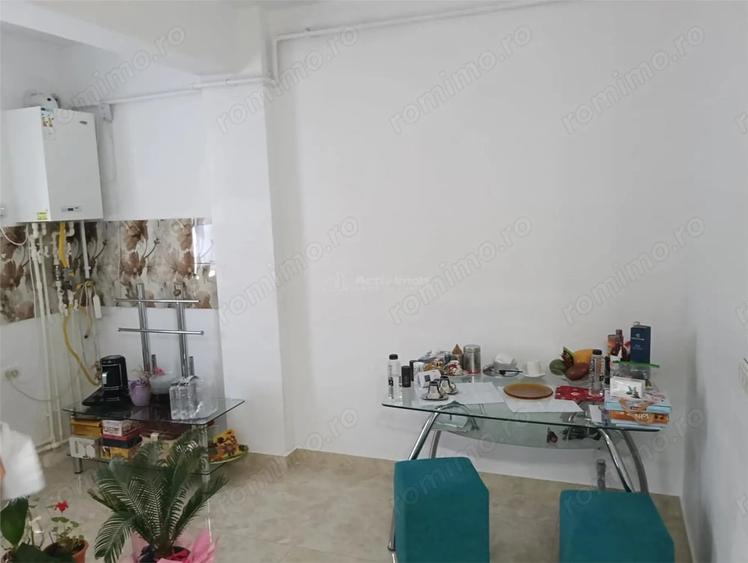 Apartament cu 2 camere decomandat în Lazu