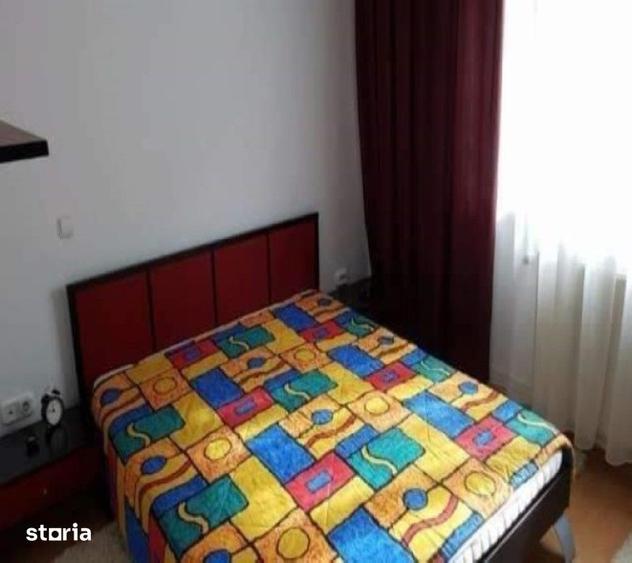 Apartament cu 3 camere semidecomandat în Decebal