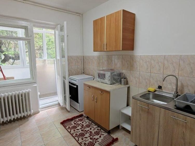 Apartament cu 2 camere decomandat, mobilat în Berceni