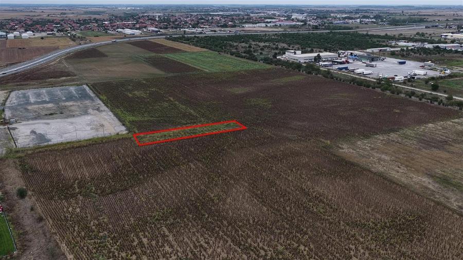Teren Construcții intravilan de 2100 mp, în Vest
