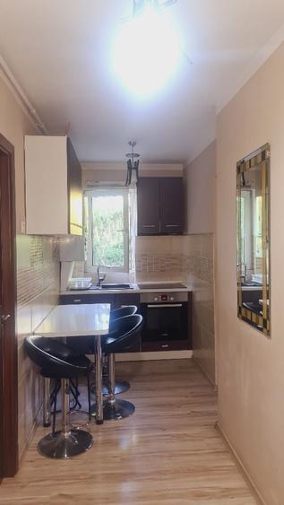 Apartament cu 3 camere decomandat în Tudor