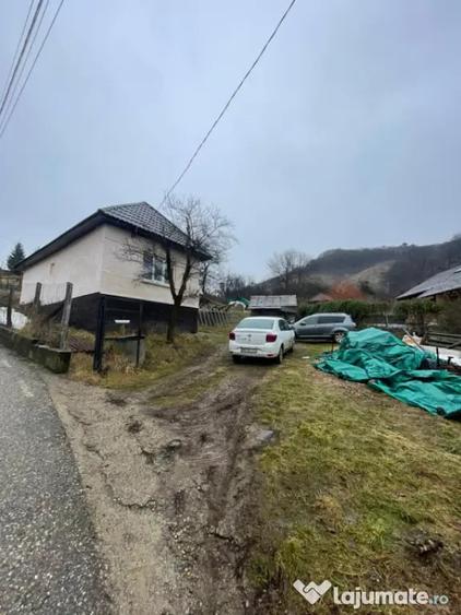 Casă cu 2 camere cu Teren 6000 Mp în Tăuții-Măgherăuș