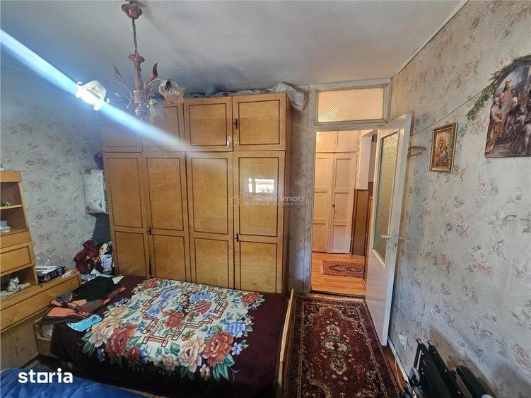 Apartament cu 3 camere decomandat în Central