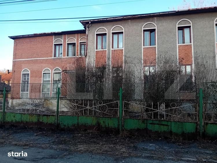 Spațiu comercial, de 1,600 mp, în Petros