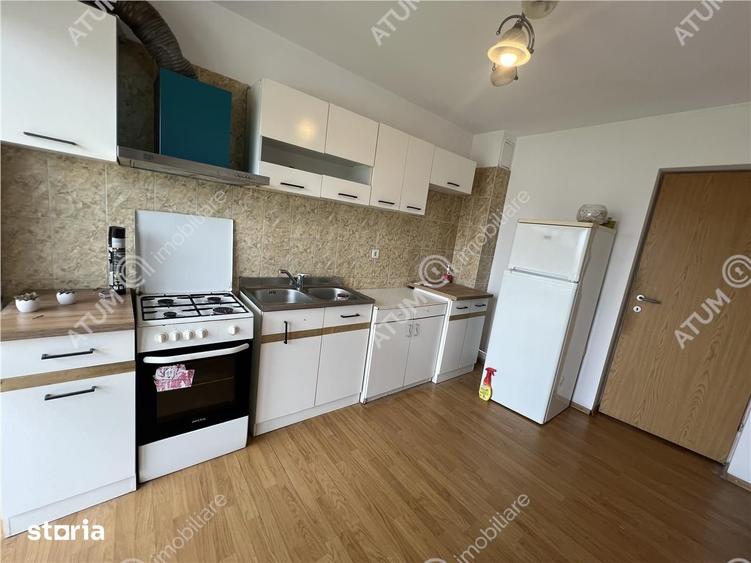 Apartament cu 3 camere decomandat, mobilat în Trei Stejari