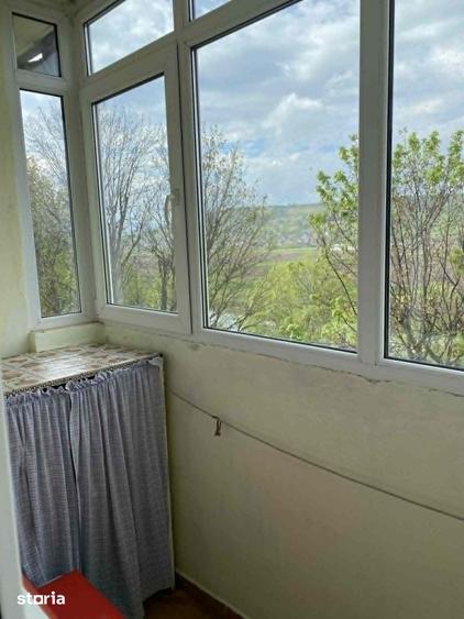 Apartament cu 3 camere semidecomandat în Micro 1