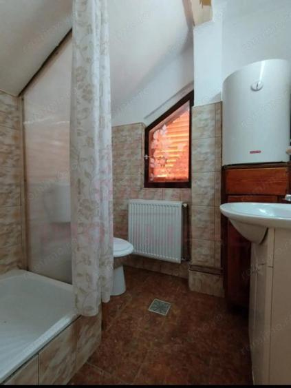 Casă cu Teren 440 Mp în Poiana