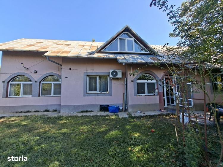 Casă cu 4 camere cu Teren 2600 Mp în Central