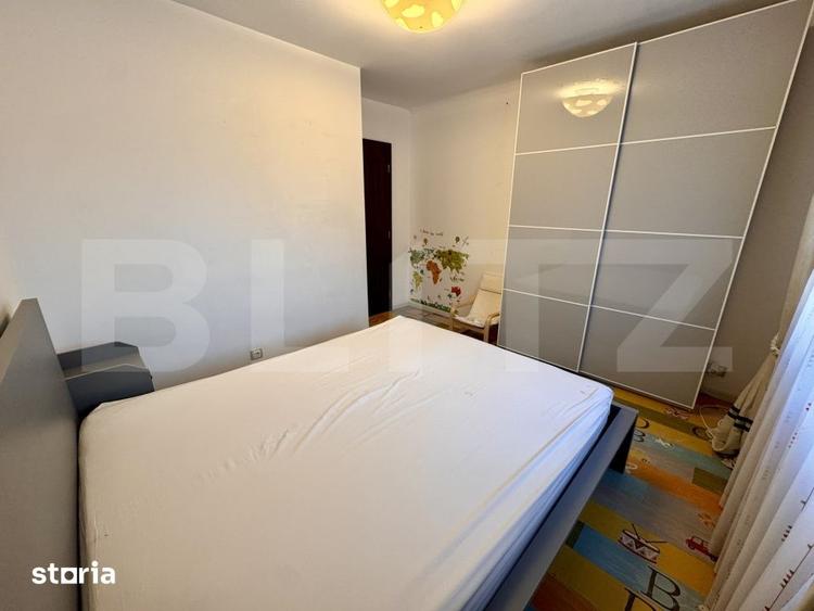 Apartament cu 4 camere în Sărari