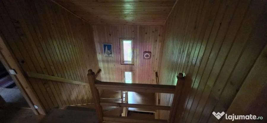 Casă cu 5 camere cu Teren 2200 Mp în Provița de Sus