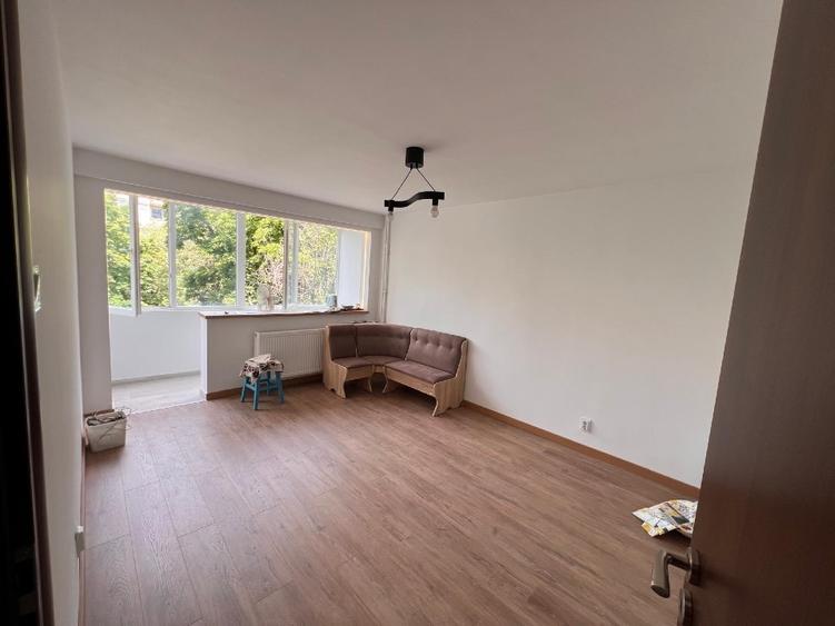 Apartament cu 2 camere nedecomandat în Giurgiului