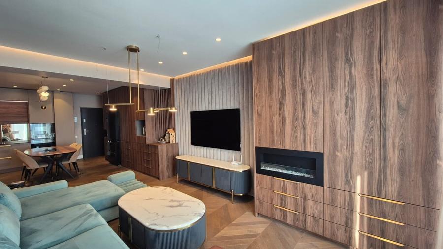 Apartament cu 3 camere decomandat, mobilat în Sisești