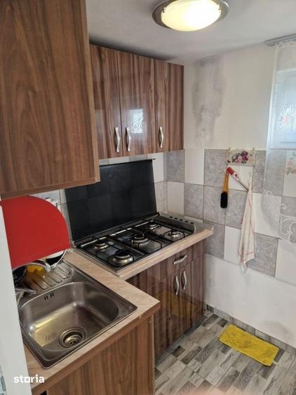 Casă cu 2 camere cu Teren 1686 Mp în Găvănești