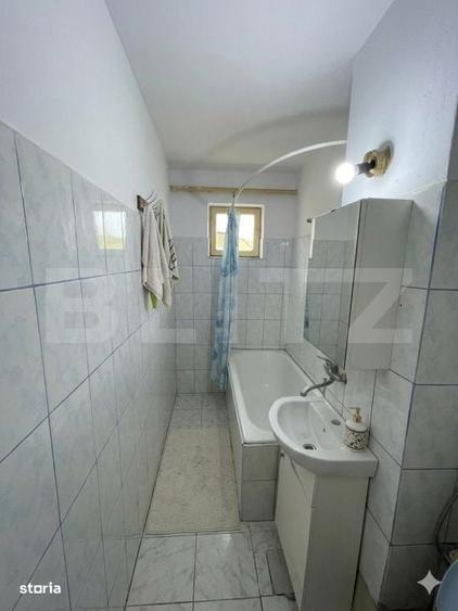 Apartament cu 3 camere semidecomandat în Cornitoiu