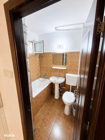 Apartament cu 2 camere semidecomandat în Podul de Piatră