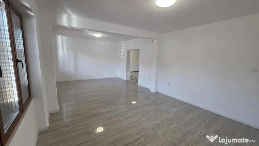 Spațiu comercial, de 130 mp, în Răcășdia