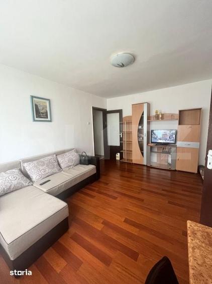 Apartament cu 3 camere semidecomandat în Central