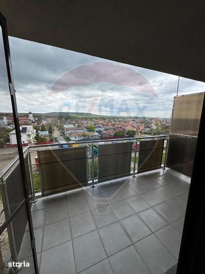 Apartament cu 3 camere, mobilat în 1 Mai