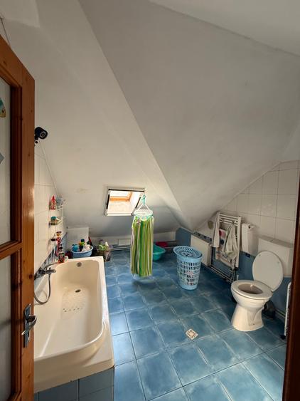 Apartament cu 4 camere semidecomandat în Central