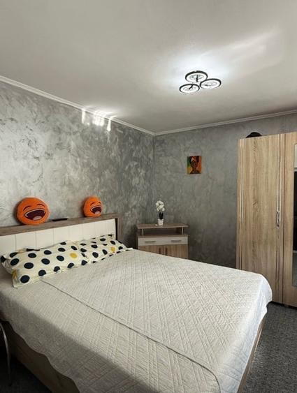 Casă individuală cu 4 camere cu Teren 220 Mp în Sud-Vest