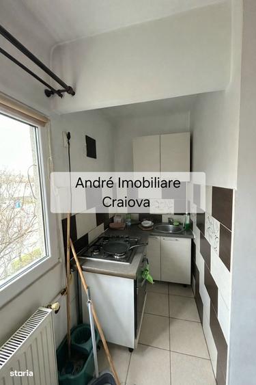 Garsonieră decomandată în Calea București