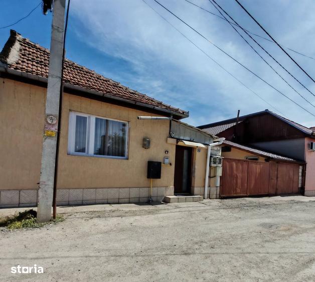 Casă cu 3 camere cu Teren 700 Mp în Central