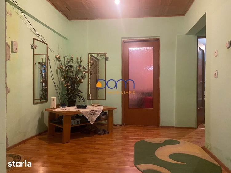 Apartament cu 4 camere decomandat în Central