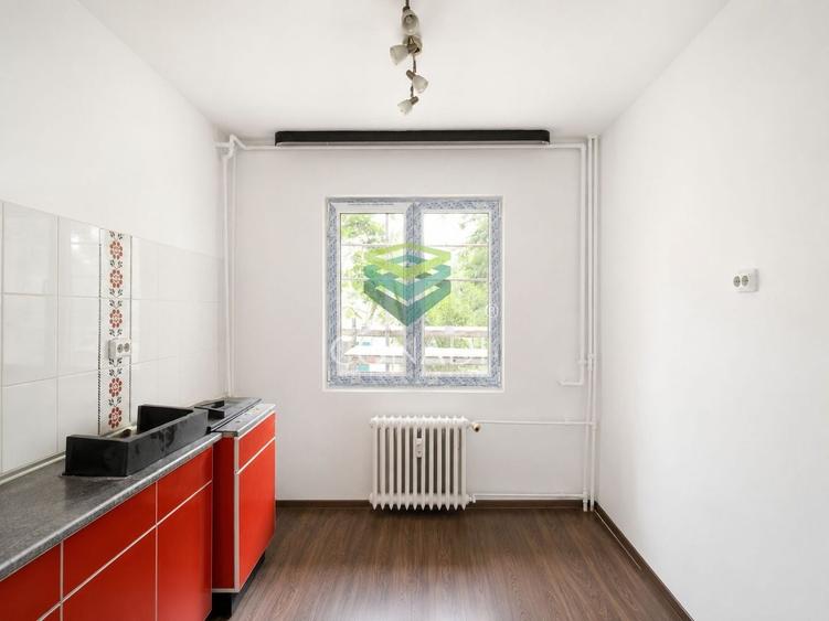 Apartament cu 3 camere decomandat în Dristor