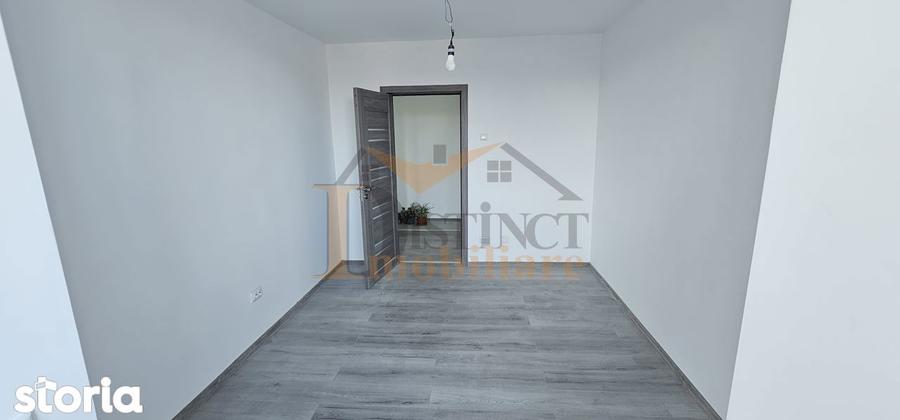 Apartament cu 3 camere decomandat în Astra