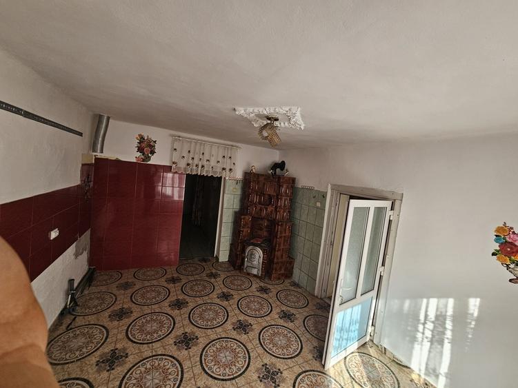 Casă cu 4 camere în Dobârca