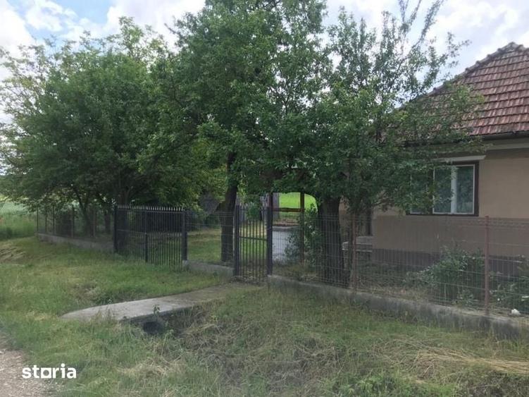 Casă cu 2 camere cu Teren 180 Mp în Central