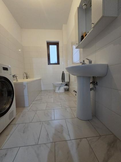 Garsonieră decomandată, mobilată în Valea Adâncă