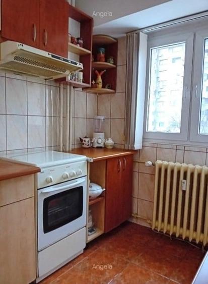 Apartament cu 4 camere decomandat în Gorjului
