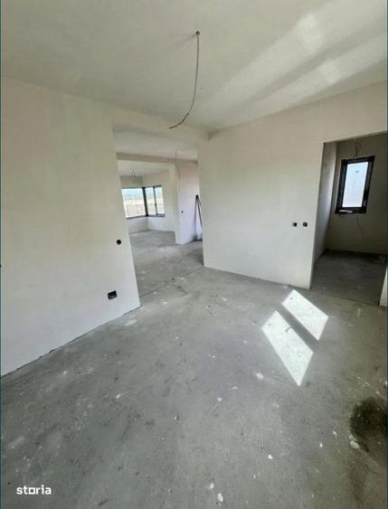 Casă cu 4 camere în Jucu