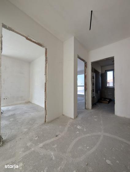 Casă cu 4 camere cu Teren 190 Mp în Florești