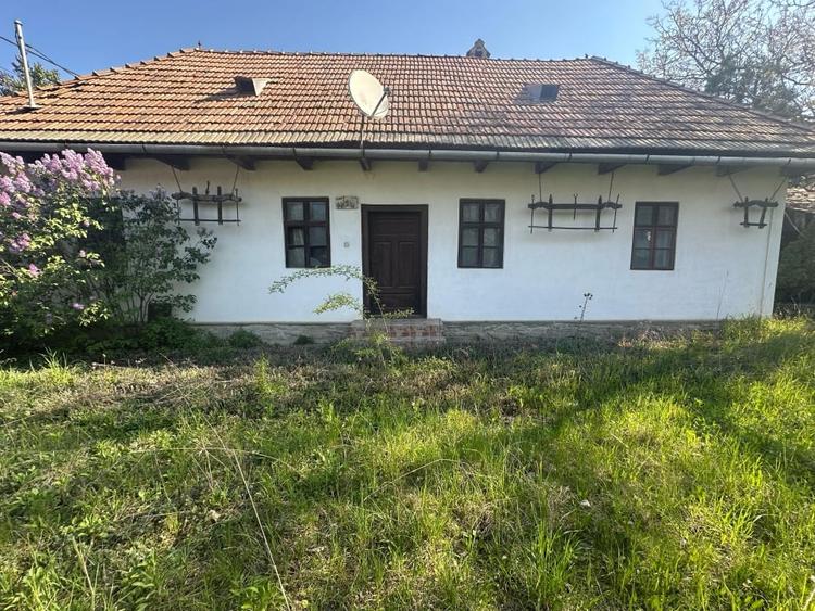 Casă cu 2 camere cu Canalizare în Ozun