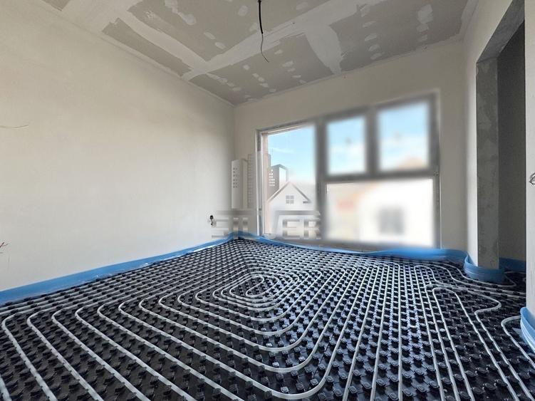 Casă individuală cu 5 camere cu Canalizare în Chinteni