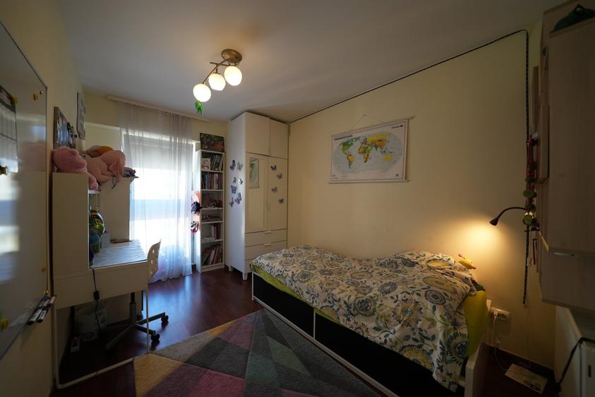Apartament cu 5 camere decomandat, mobilat în Basarabia
